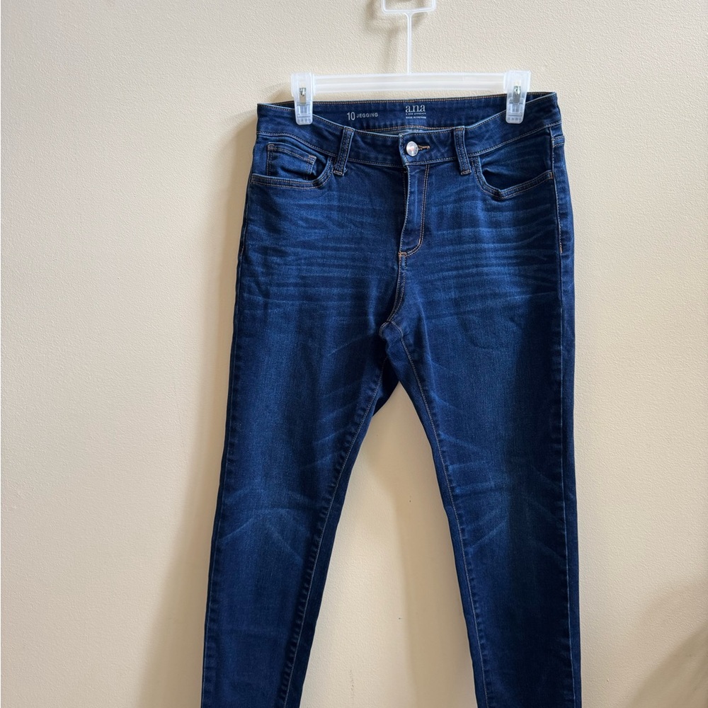 a.n.a Blue Skinny Jeans with Modern Appeal